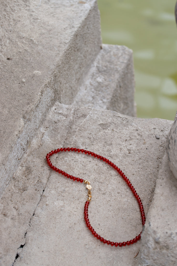 JUKSEREI ROSE CARNELIAN NECKLACE