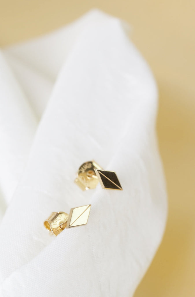 Golden earrings Jukserei Jewelry Berlin