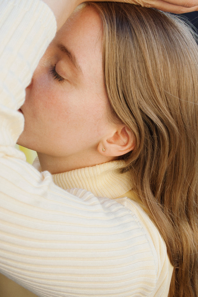 JUKSEREI AMORE EAR STUDS