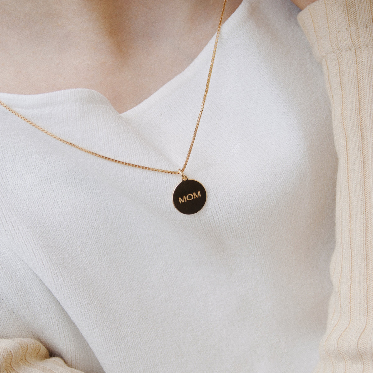 MOM NECKLACE