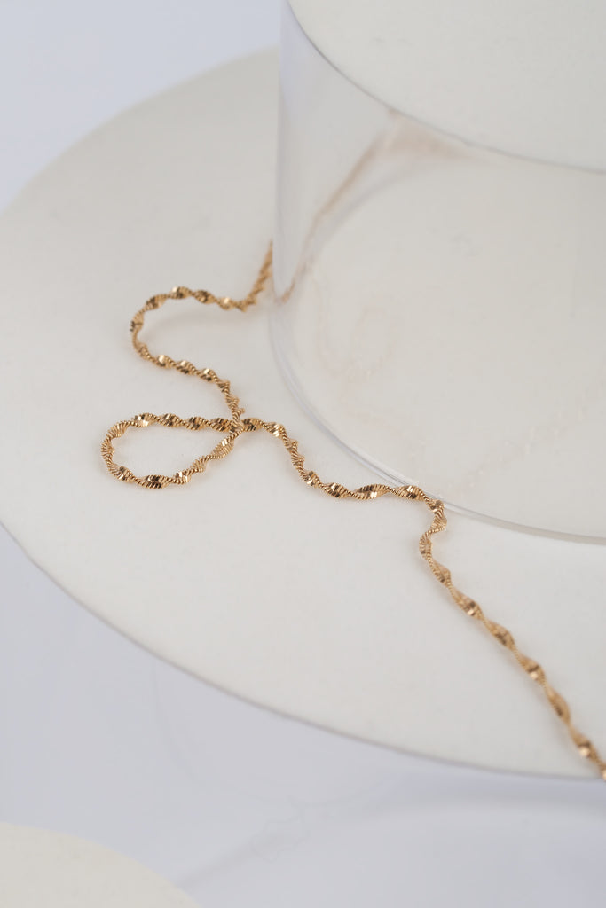 JUKSEREI TWIRL NECKLACE