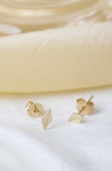 Golden earrings Jukserei Jewelry Berlin